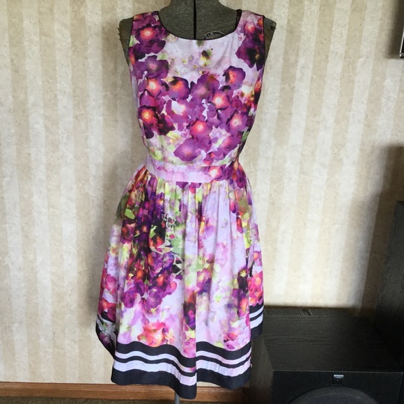 Liz Claiborne Dresses & Skirts - Liz Claiborne Fit n Flare Dress